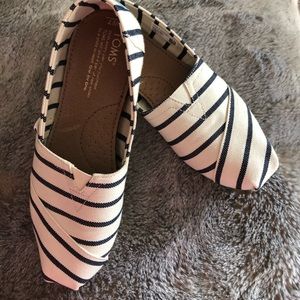 Toms shoes